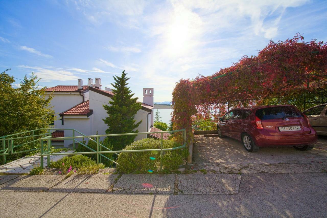 Apartma Six *